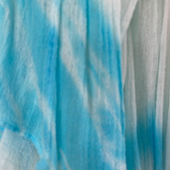 Beach cover up - Picture 5 of 8